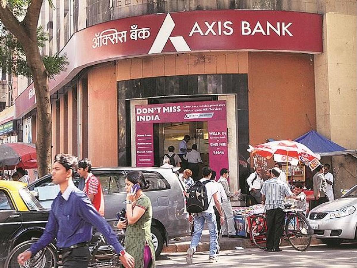 Axis Bank Customers are Unhappy with Bank Loan Related Services & Support