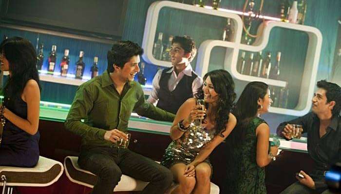 8 Best Bars in Delhi NCR for Couples with Price & Average Cost